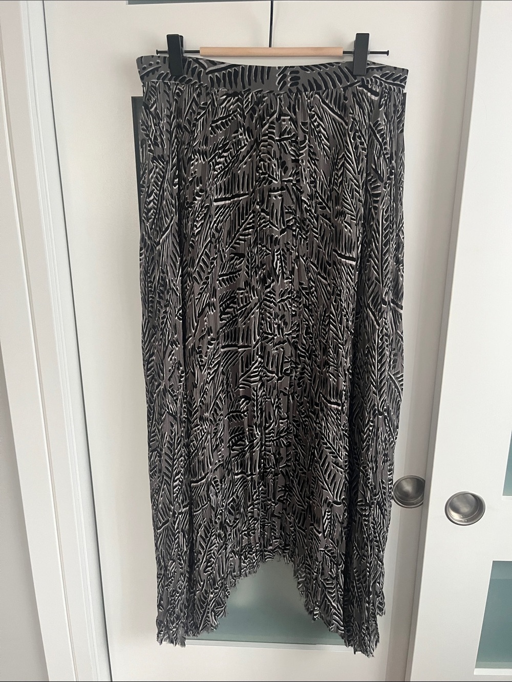 Thakoon Black and White Asymmetrical Pleated Midi Skirt 100 % Silk.